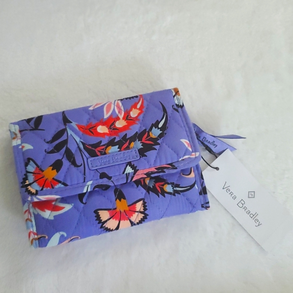 NWT Vera Bradley RFID Euro Wallet in Mural Garden